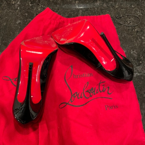 Christian Louboution So Kate Heels - Picture 6 of 9